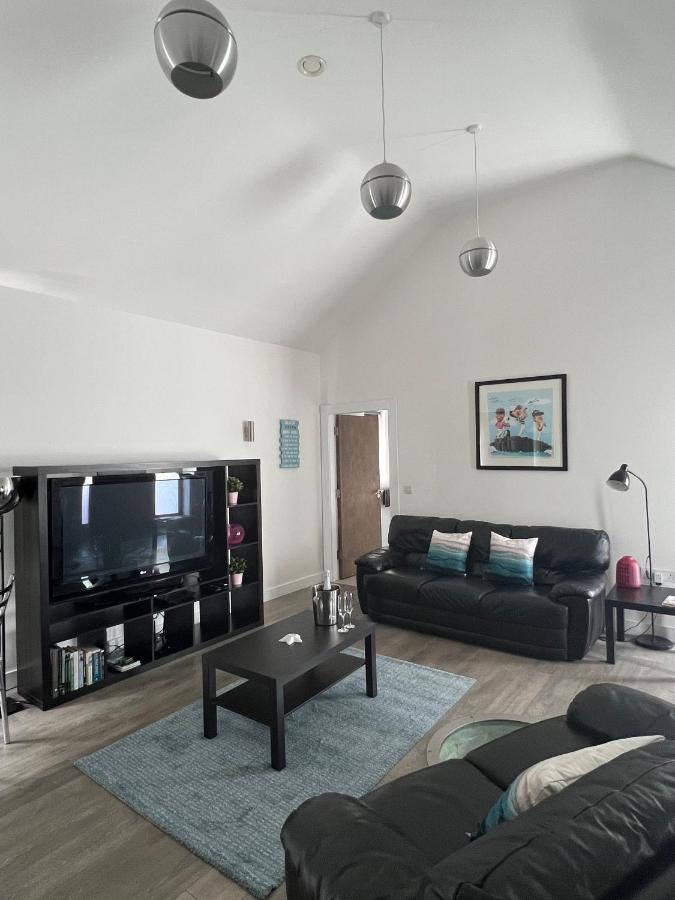 Fitzy'S Bunker - Modern Beach Apartment Ardglass エクステリア 写真