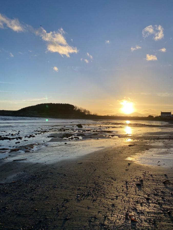 Fitzy'S Bunker - Modern Beach Apartment Ardglass エクステリア 写真