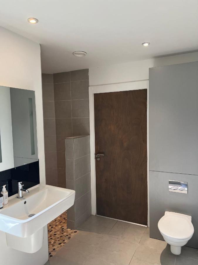 Fitzy'S Bunker - Modern Beach Apartment Ardglass エクステリア 写真